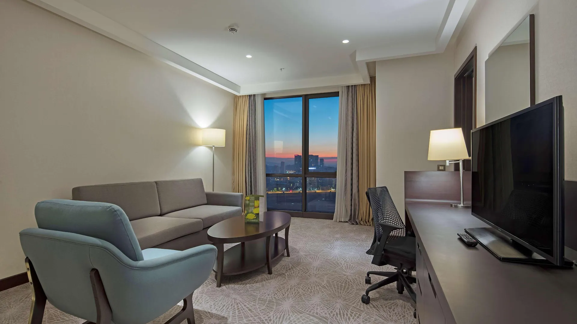 מלון Doubletree By Hilton Istanbul Umraniye