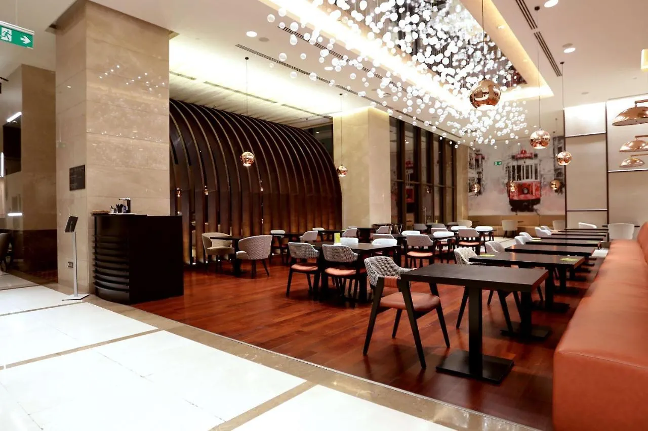 מלון Doubletree By Hilton Istanbul Umraniye