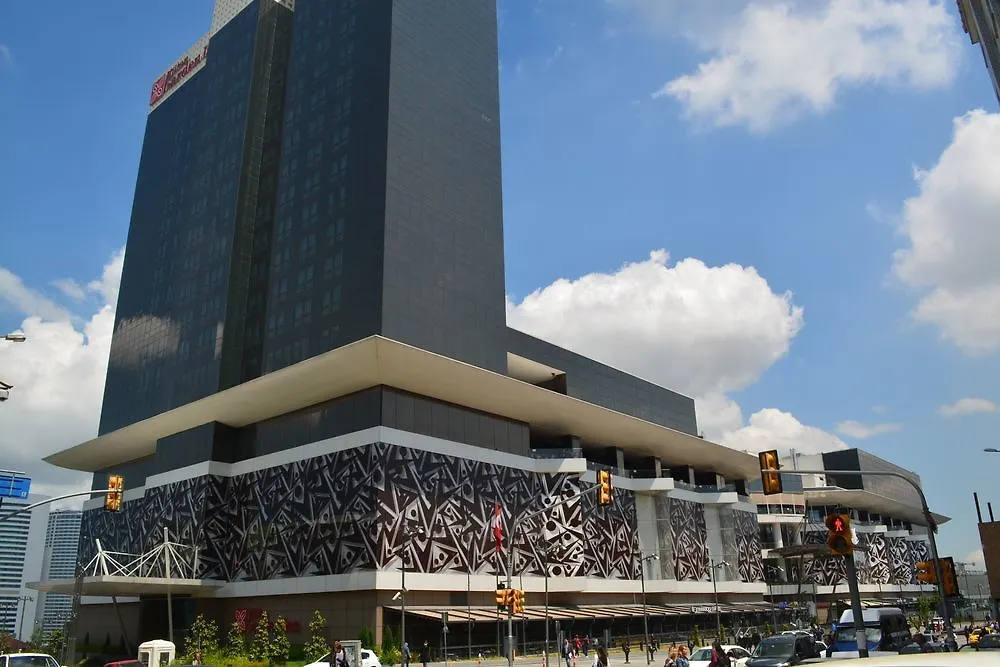 מלון Doubletree By Hilton Istanbul Umraniye