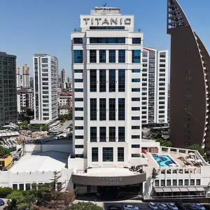 5* Hotel Titanic Business Kartal