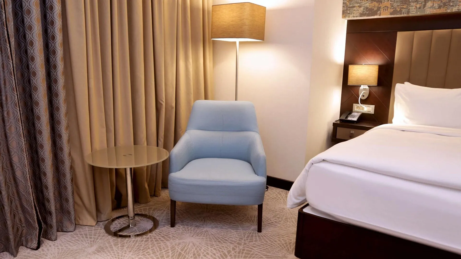 Отель Doubletree By Hilton Istanbul Umraniye 5*,  Турция