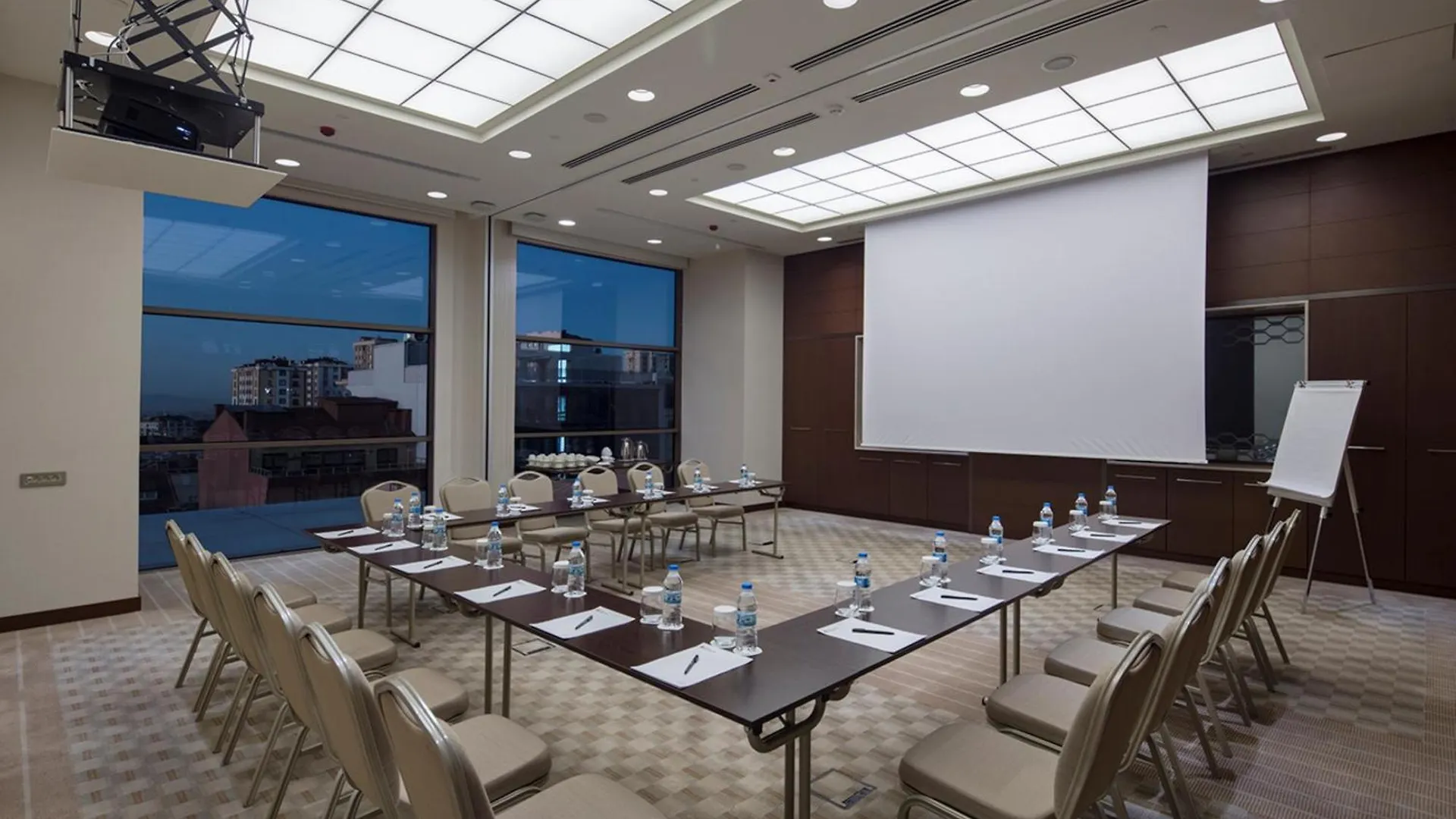 Отель Doubletree By Hilton Istanbul Umraniye