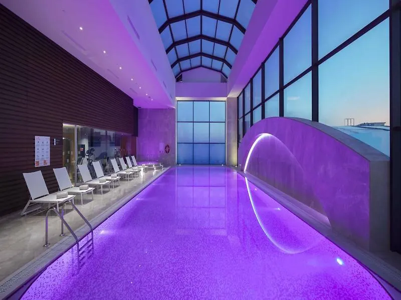 Отель Doubletree By Hilton Istanbul Umraniye